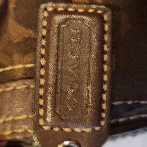 Coach Brown Signature Turn lock Sholder bag - Picture 6 of 15